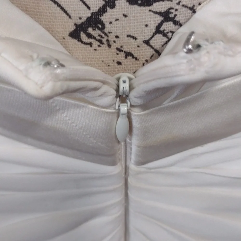 Wedding Dress - Picture 9 of 14